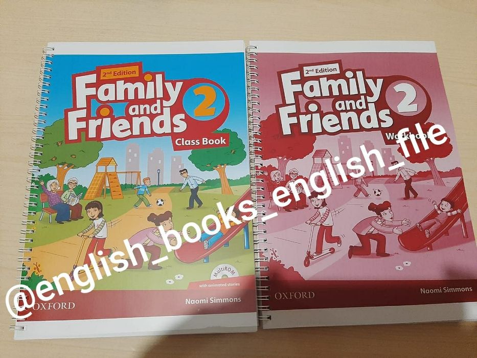 Английский книг. Family and friends. English file. Solutions. Hotspot