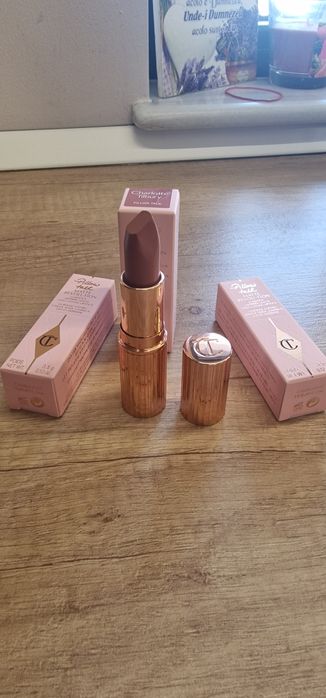 Rujuri Charlotte Tilbury  Pillow Talk