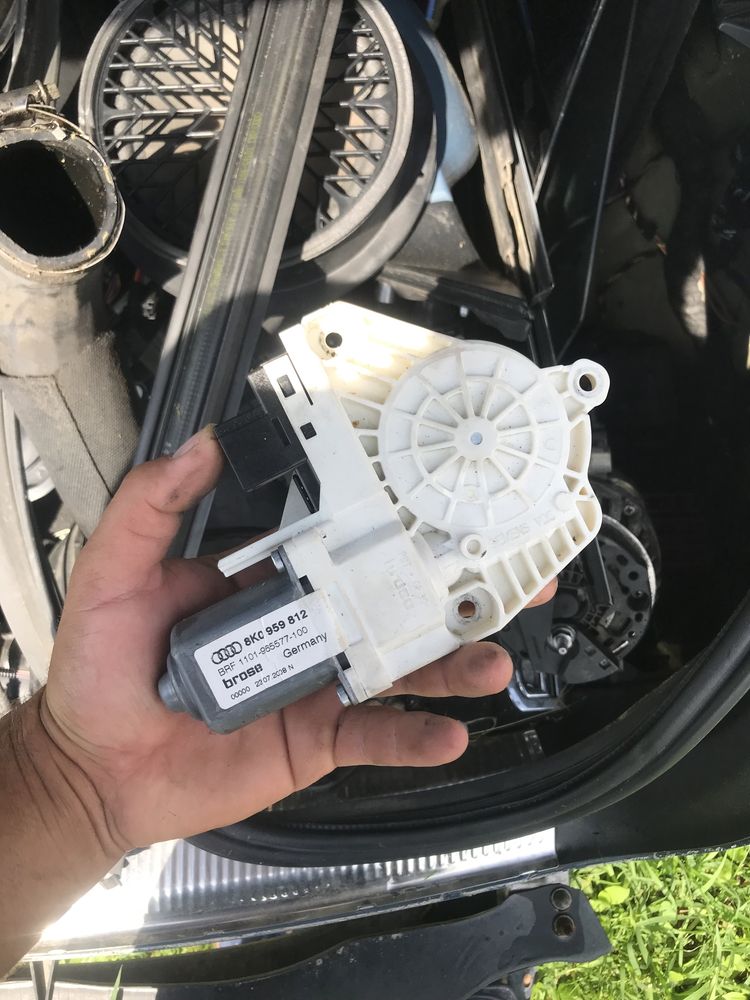 Contact audi b8 2009 .1.8 tfsi motoras macara geamuri , manere usi etc