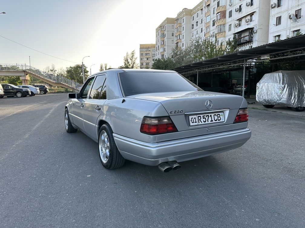 Mersedes. W124..