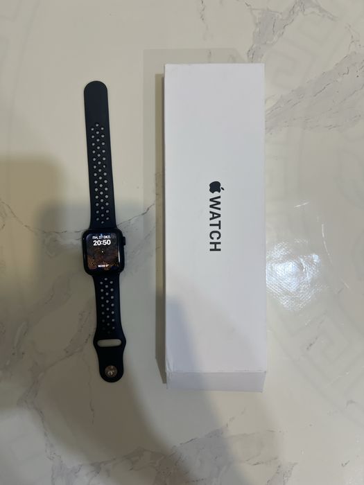 Продам Apple Watch SE 40mm GPS Gen.2 2024года