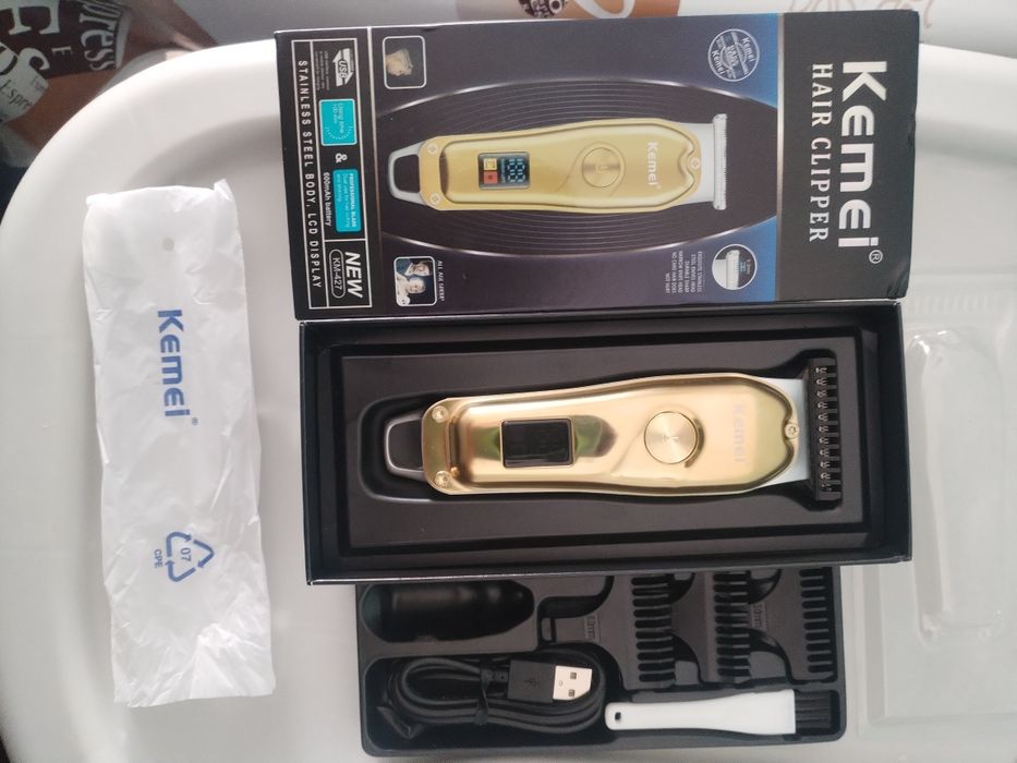 Masina de tuns Kemei