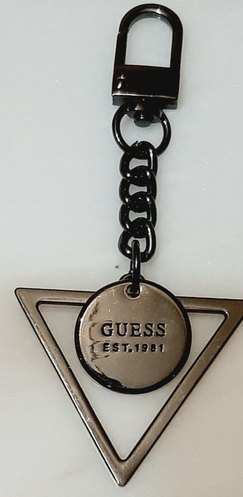 Здрав синджир,кръстчета , и нов,Луксозен ключодържател GUESS