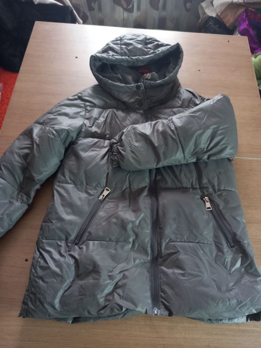 Куртка зимняя , с капюшоном
