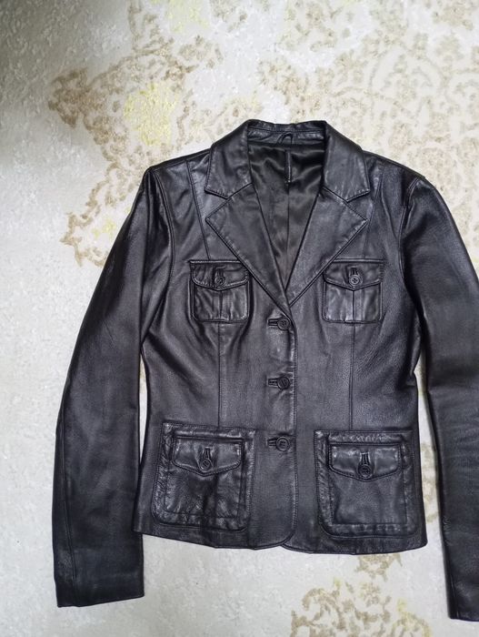 Кожаная куртка фирма nafnaf