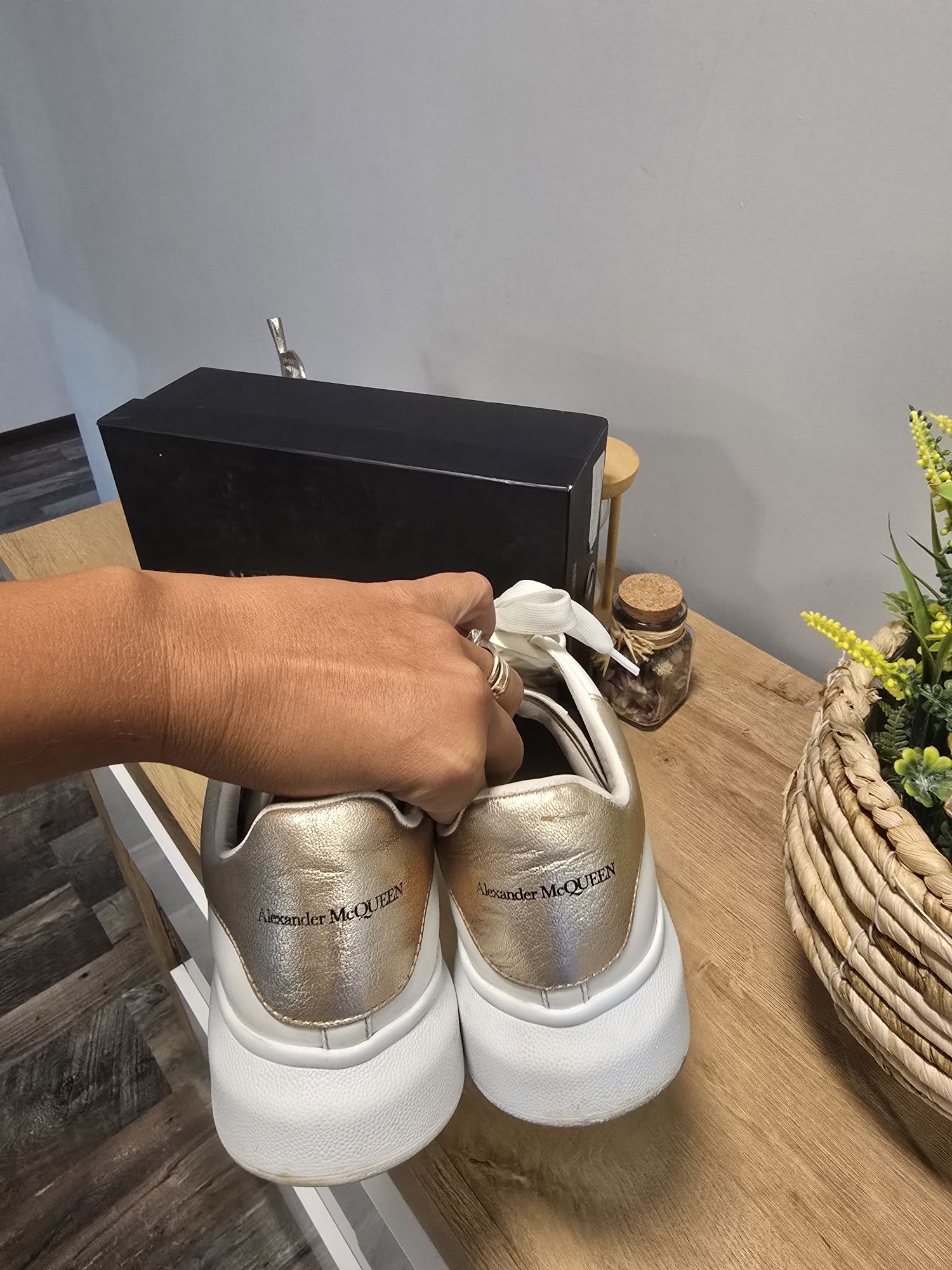 Сандали и обувки 36 и 37 номер dior ,liu jo,UGG ,patrizia pepe