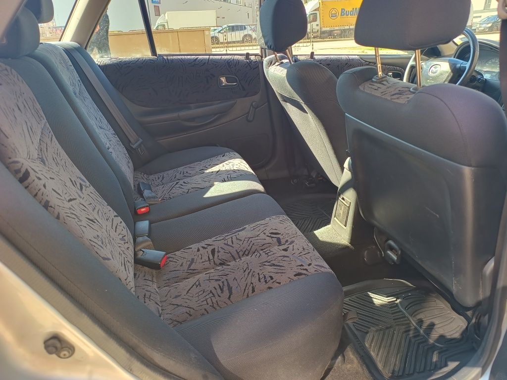 Продавам Мазда 322f