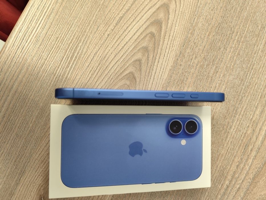 IPhone 16 128 GB Нов Телефон.
