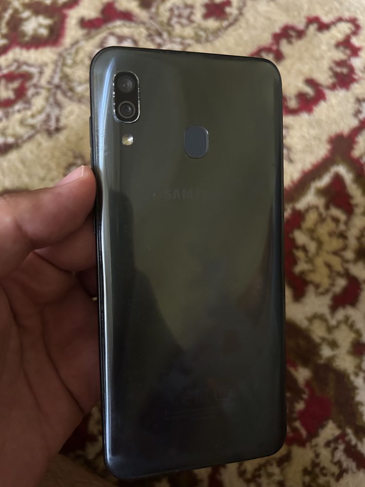 Продается два телефона срочно Redmi 9C, Samsung A30