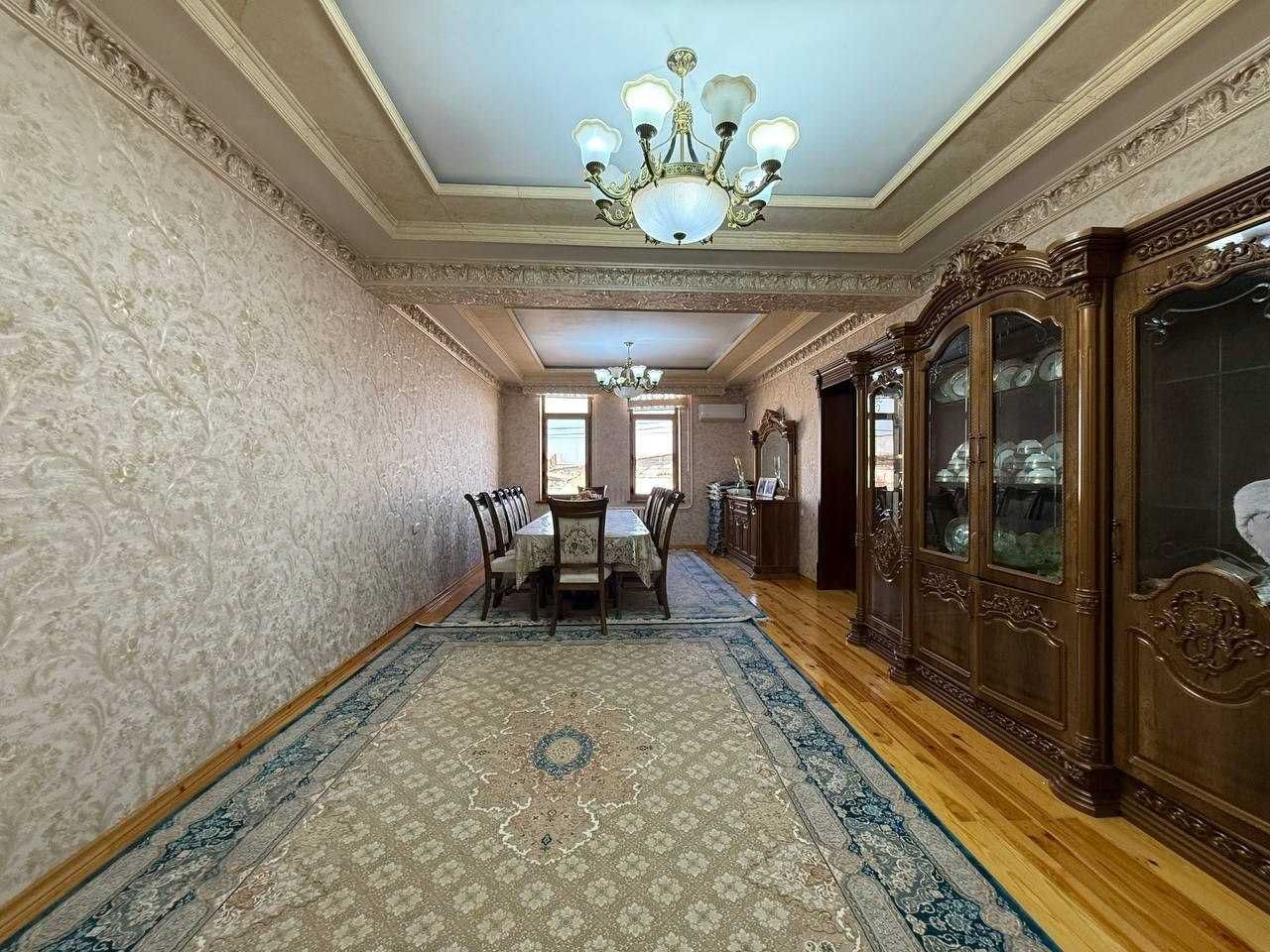 3 qavatli 1.5 sotixli hovli sotiladi