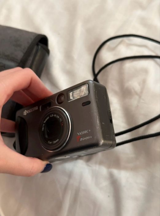 Aparat pe film Yashica Tzoom (T4)