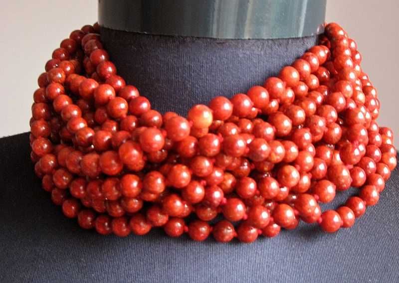 Coliere din coral, cristal de stanca, cuart roz, ametist