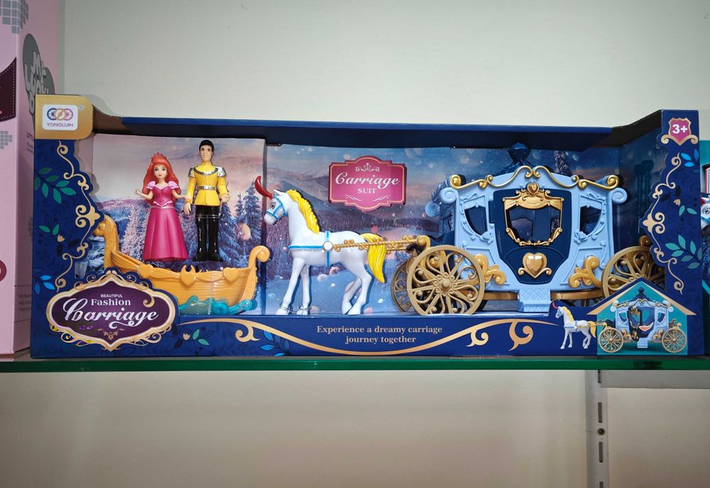 Комплект каляска с принц и принцеса, с кон и карета