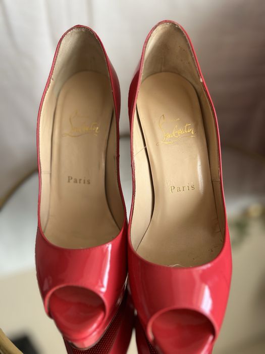 Pantofi Christian Louboutin lac-marime 37