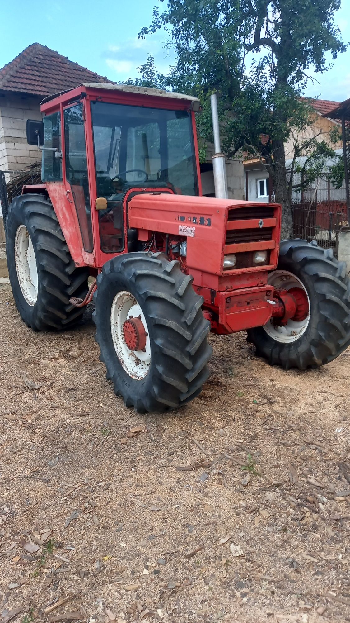 Tractor renault 4x4 75 cp
