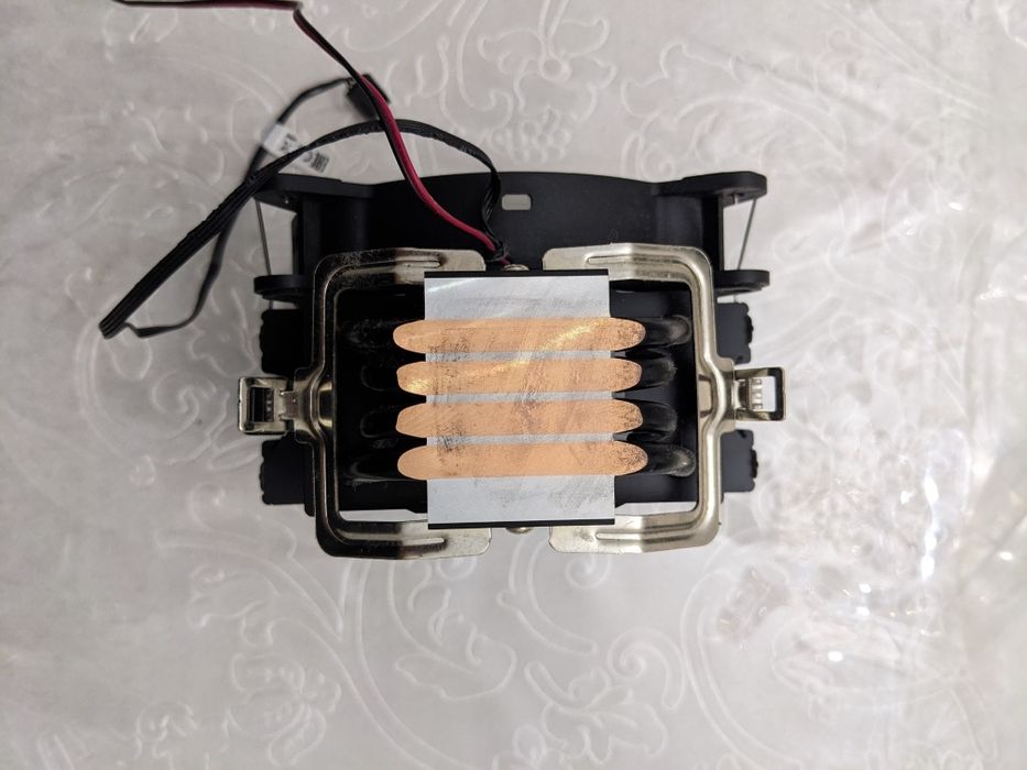 Куллер для процессора Thermaltake UX200