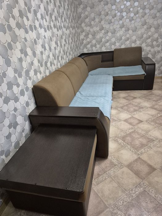 Продам диван угловой