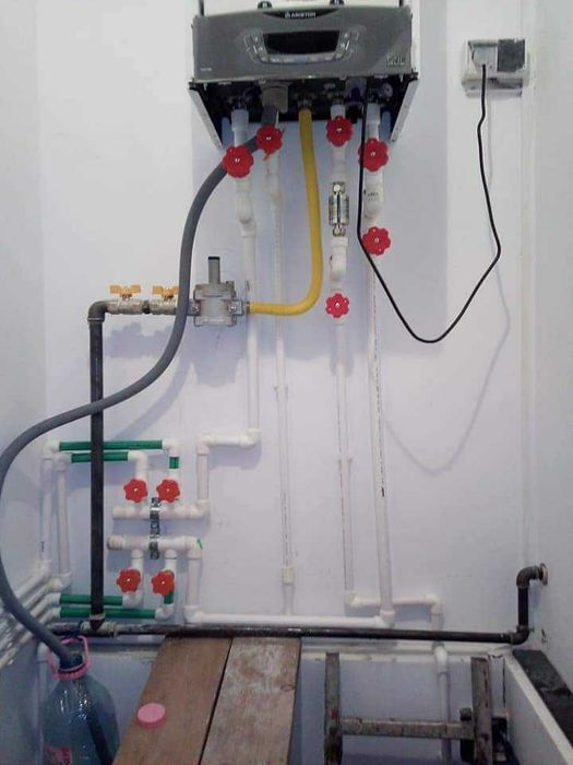 Instalator execut instalații