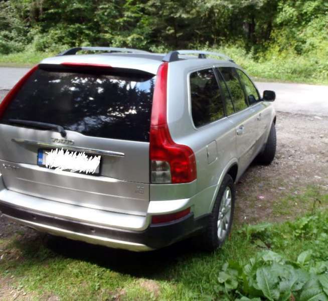 Продавам Volvo XC90