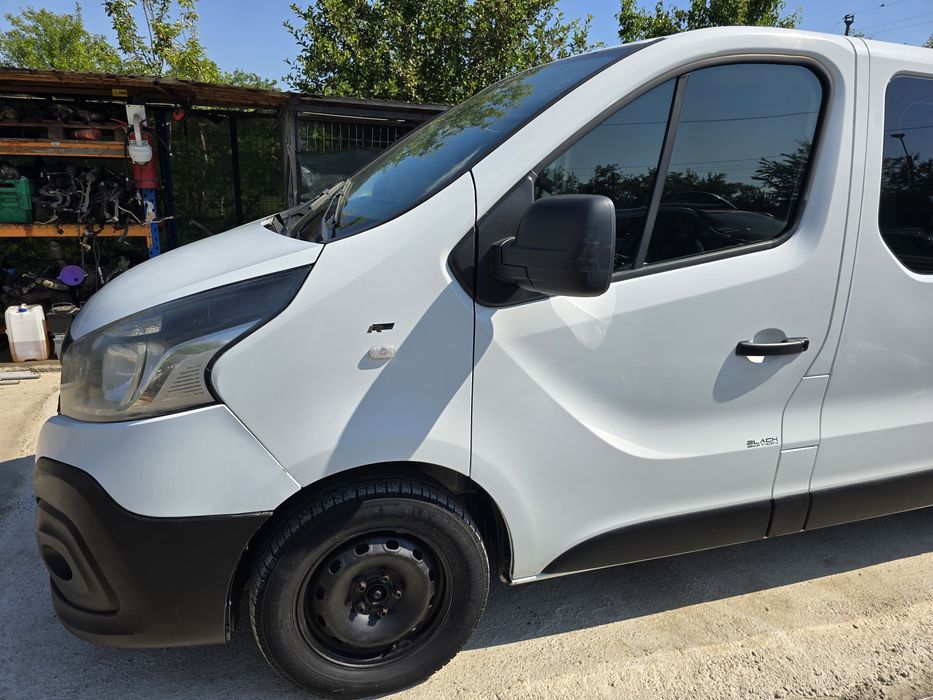 Dezmembrez Renault Trafic 3  8+1 locuri