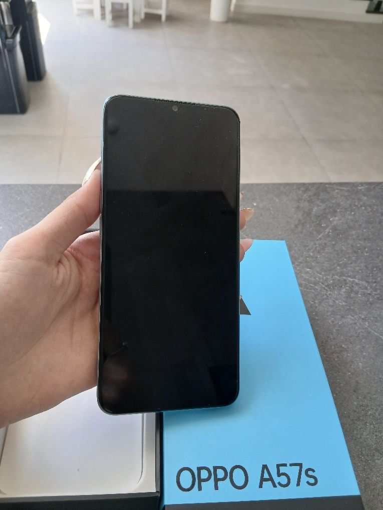 Продается телефон OPPO A57s