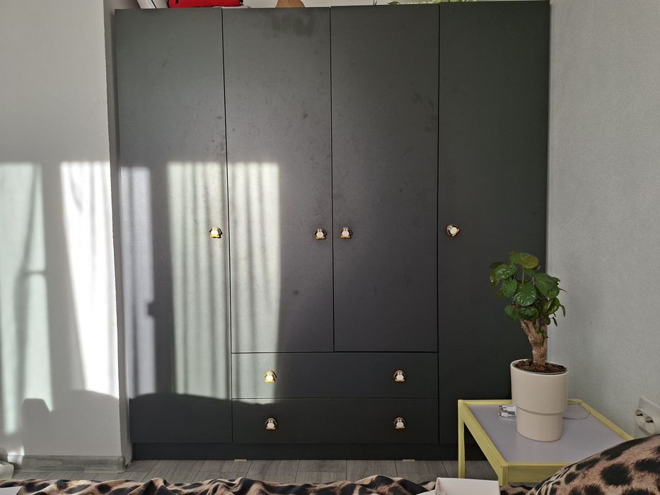 Vând șifonier + birou + noptiere