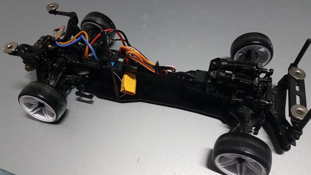 Automodel drift Sakura d5 (Traxxas / Axial)