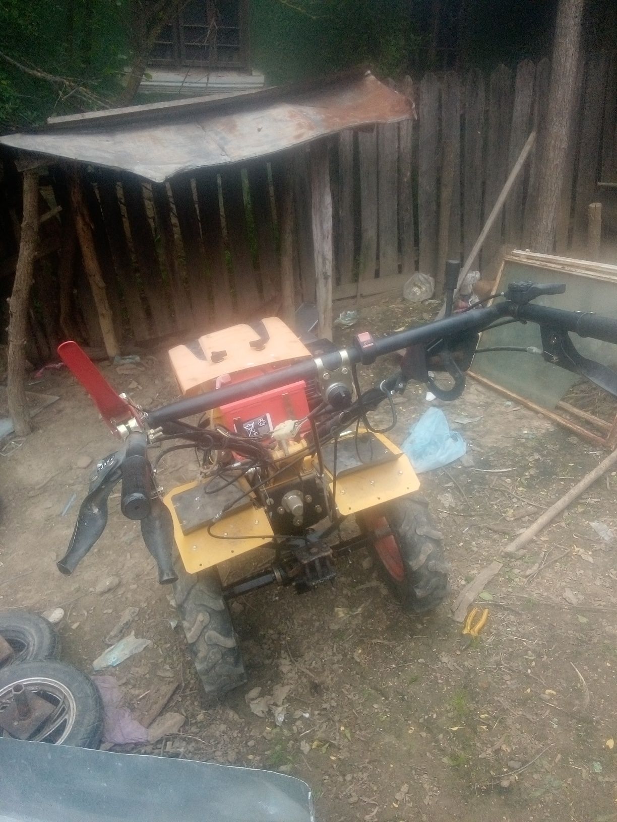 Vând motocultor progarden 18 cai fac și schimb mai mic