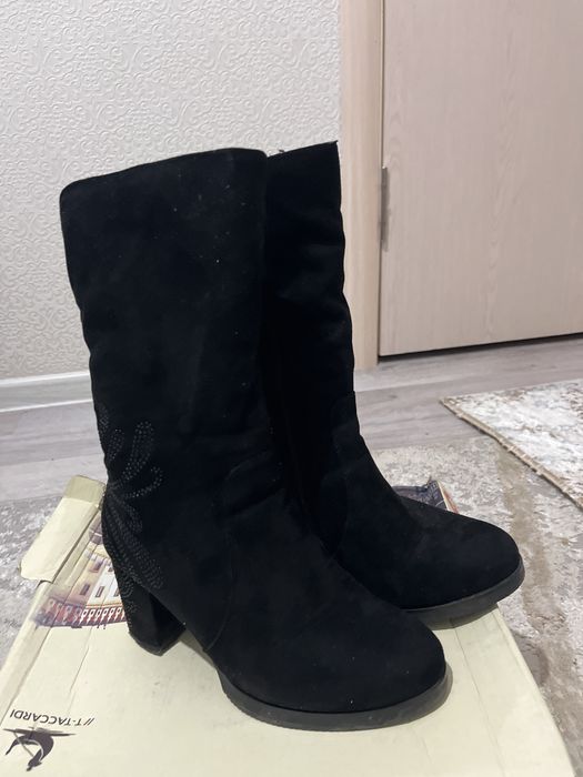 Продается женские сапоги рр 38