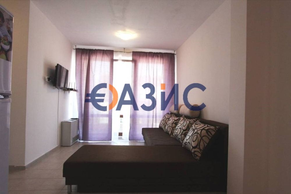 Къща с 7 спални 290 кв.м. + двор 300 кв.м., пл. Буджака, Созопол,