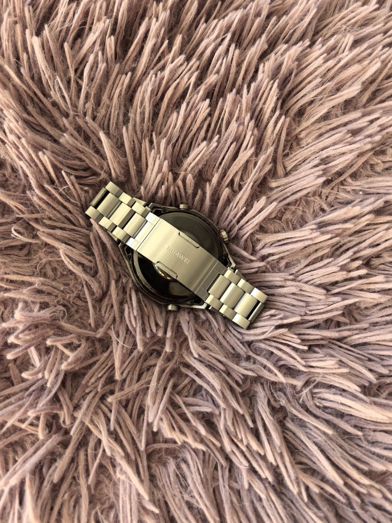 Huawei watch ultimate titanium с гаранция от Yettel.