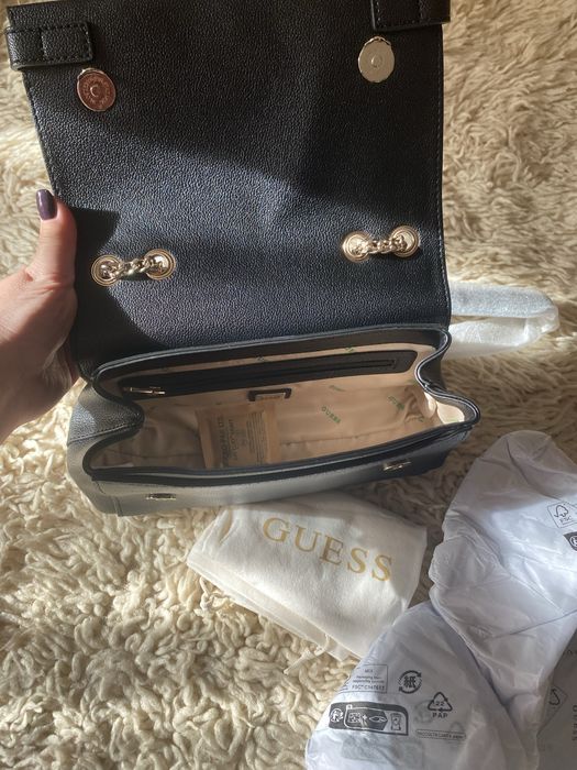 Дамска чанта Guess