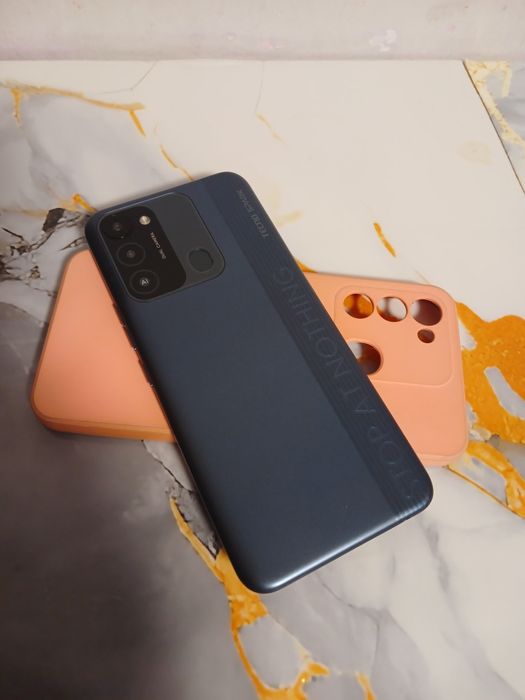 Продам телефон tecno spark 8c