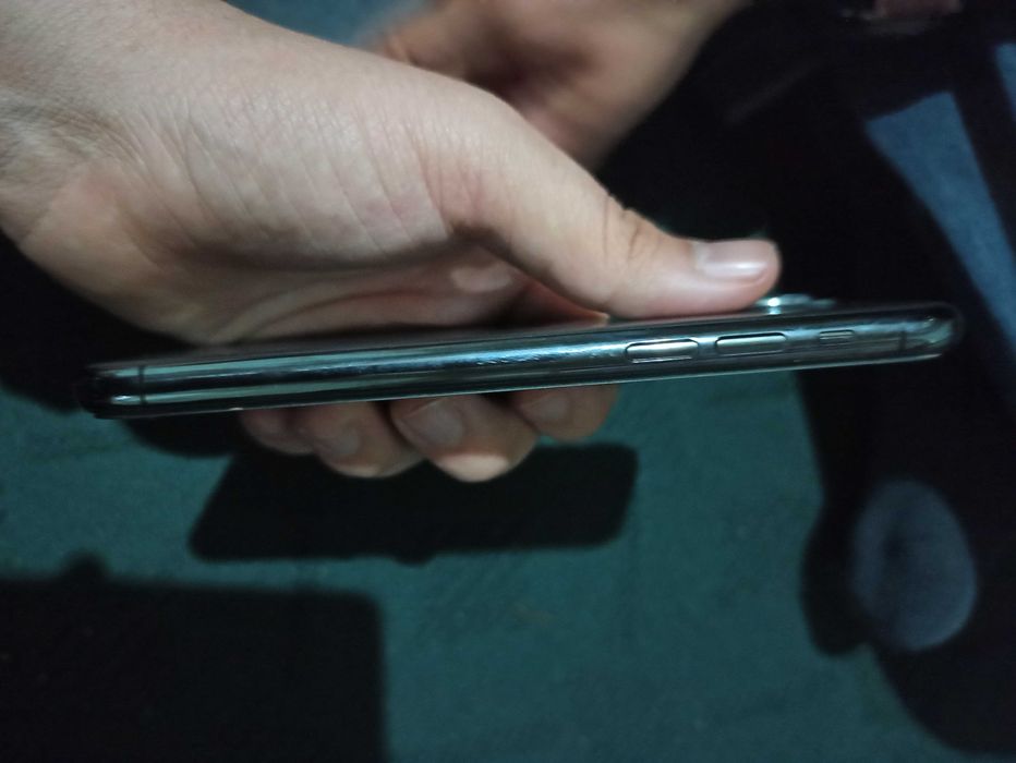 Model iPhone 11 pro yomkost 72 ochilmagan yaxshi holatda xotira 256