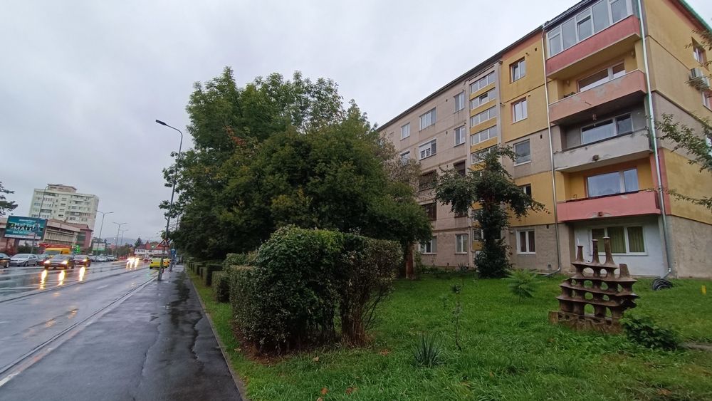 Închiriere apartament zona Cedonia - 4 camere