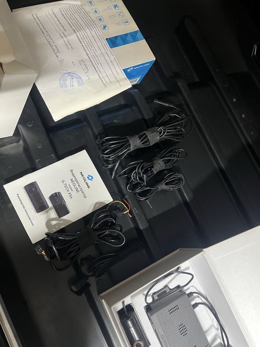 Продам видеорегистратор Neoline x52