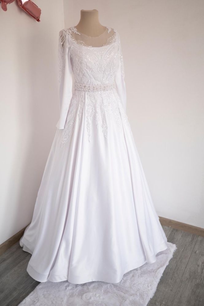 Vând rochie de mireasă