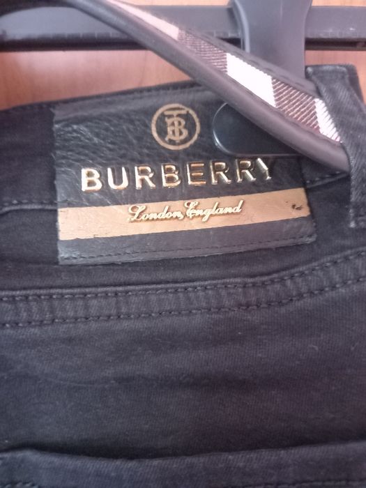 Еластични дънки черни