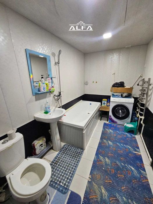 Buxoroda kvartira sotiladi 2 xonali 66m² 7-qavat.