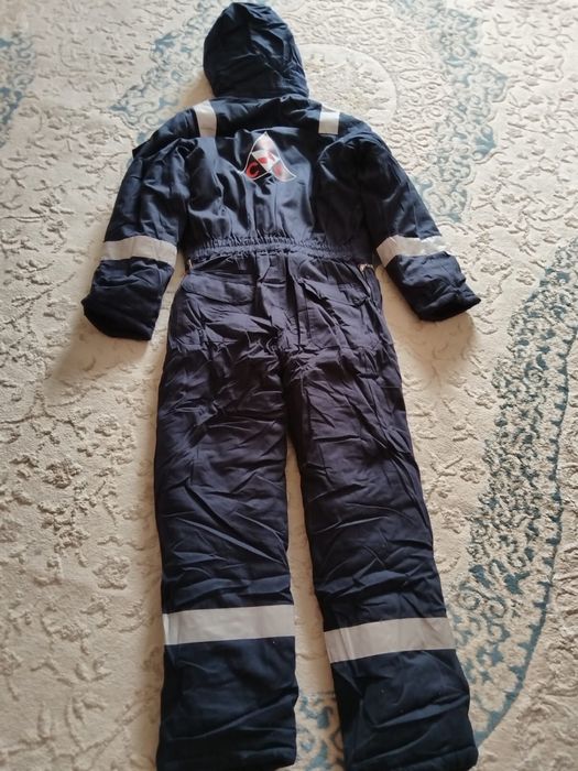 Продается зимний комбинезон!!!