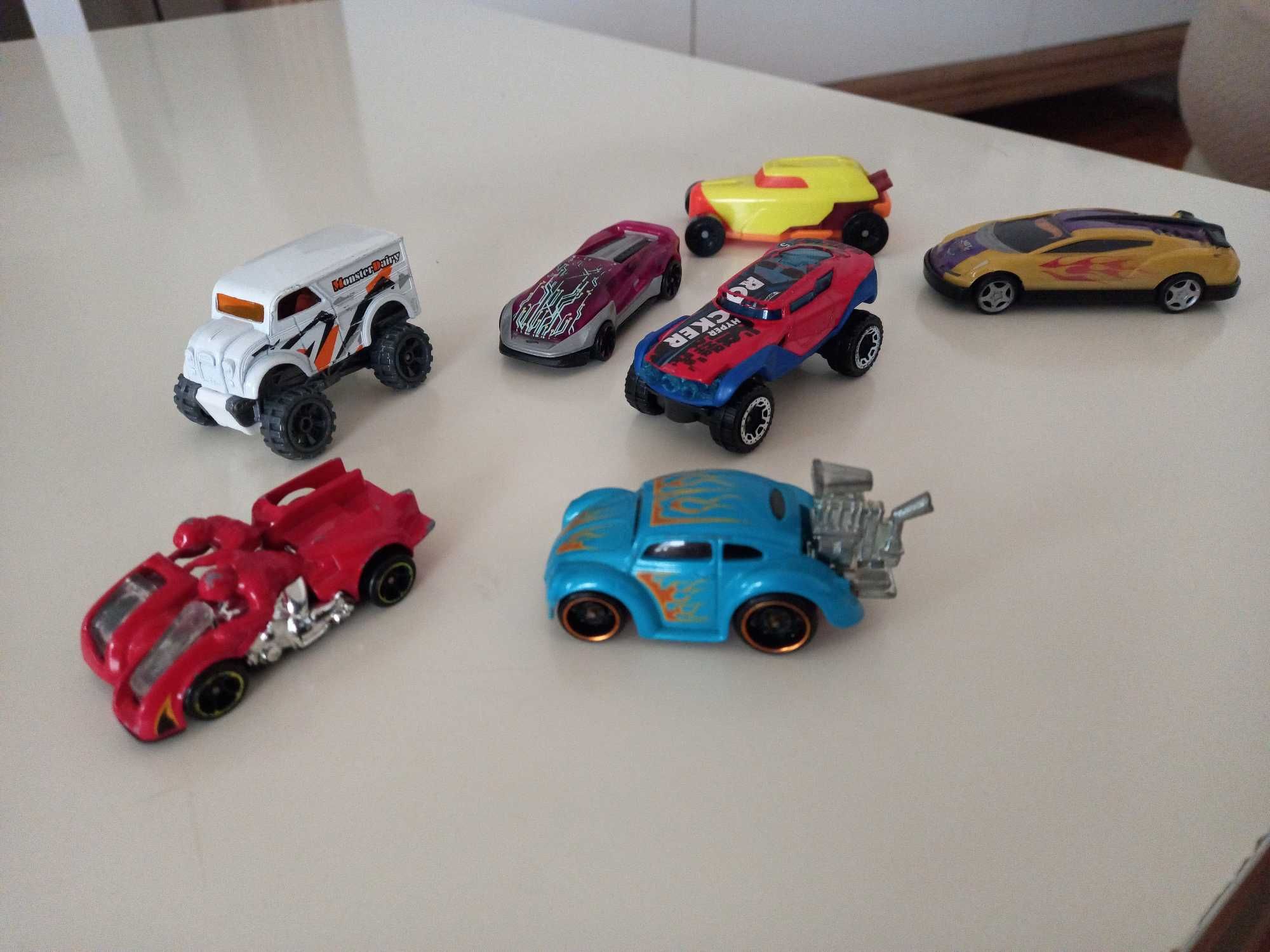 Стари и по-нови колички Hotwheels, има и доста редки