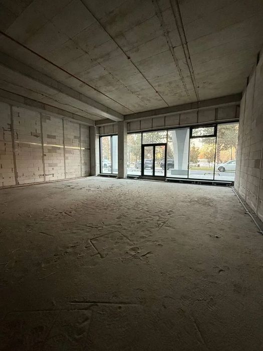 Срочно сдаётся в аренду комм-кое помещение в U-Tower 187 м2 1 линия