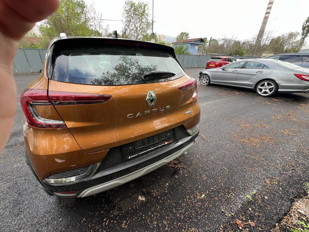 Renault Capture E-Tech Hybrid 2022г НА ЧАСТИ