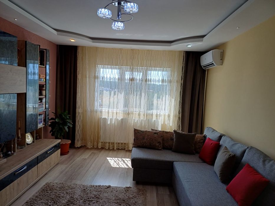 Vând apartament  2  camere  în Baia Mare