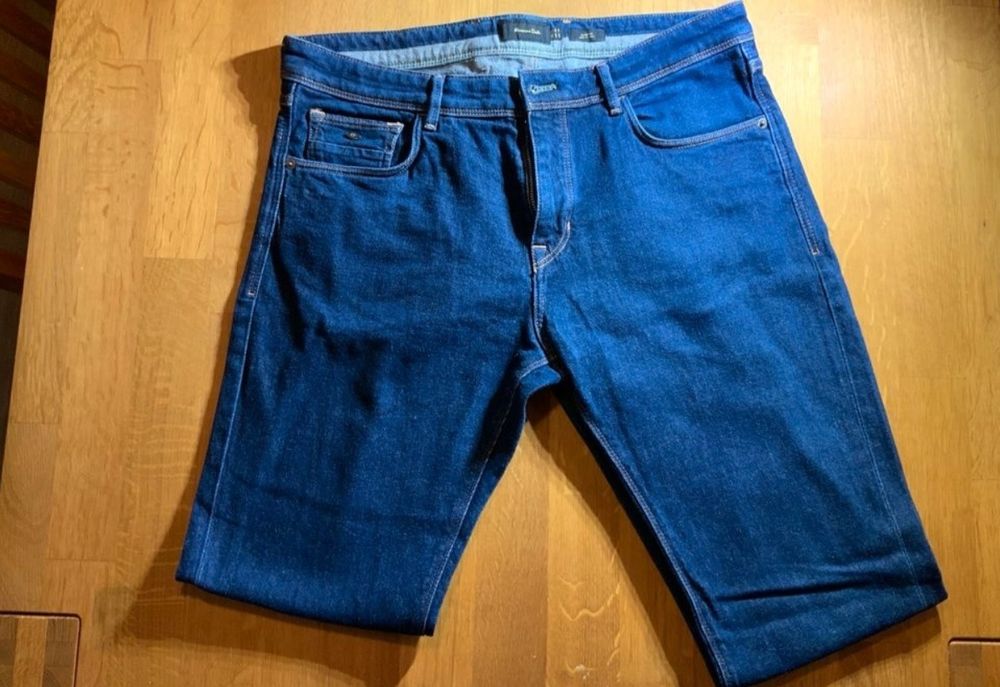 Blugi barbati  MASSIMO  DUTTI -- SLIM FIT  marimea  44
Model: 0040 -