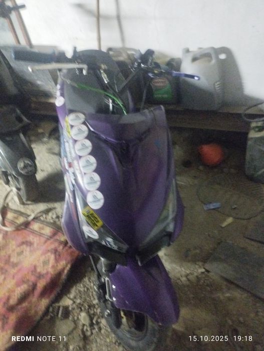 Продаиотся м8 про.