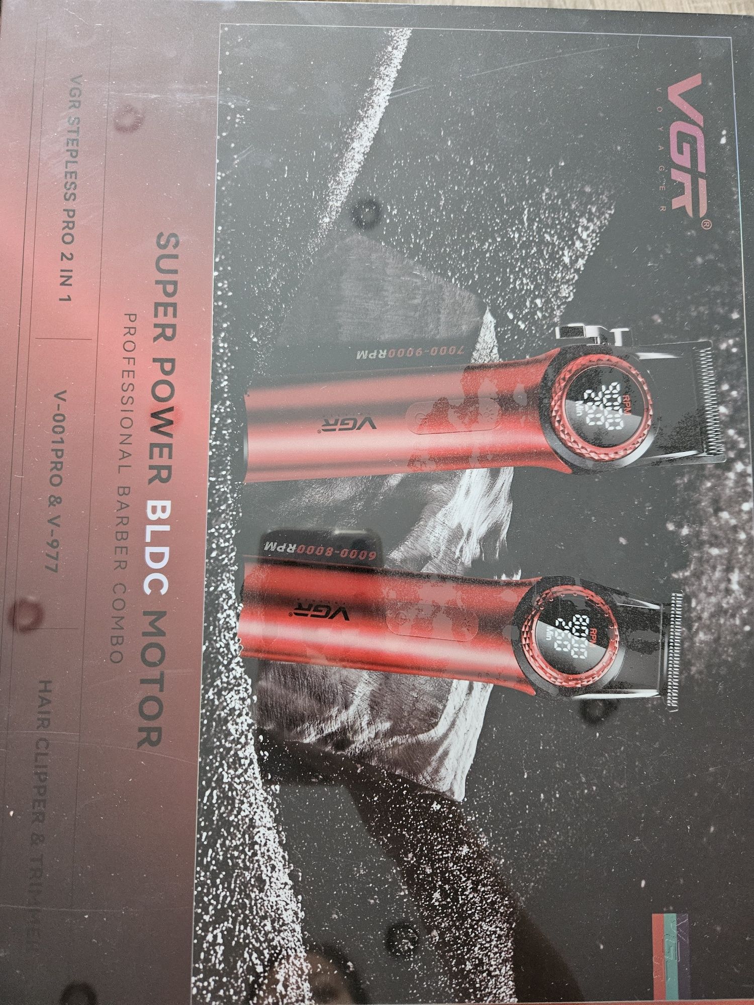 VGR V-001PRO & V-977 – Професионален бръснарски комплект
