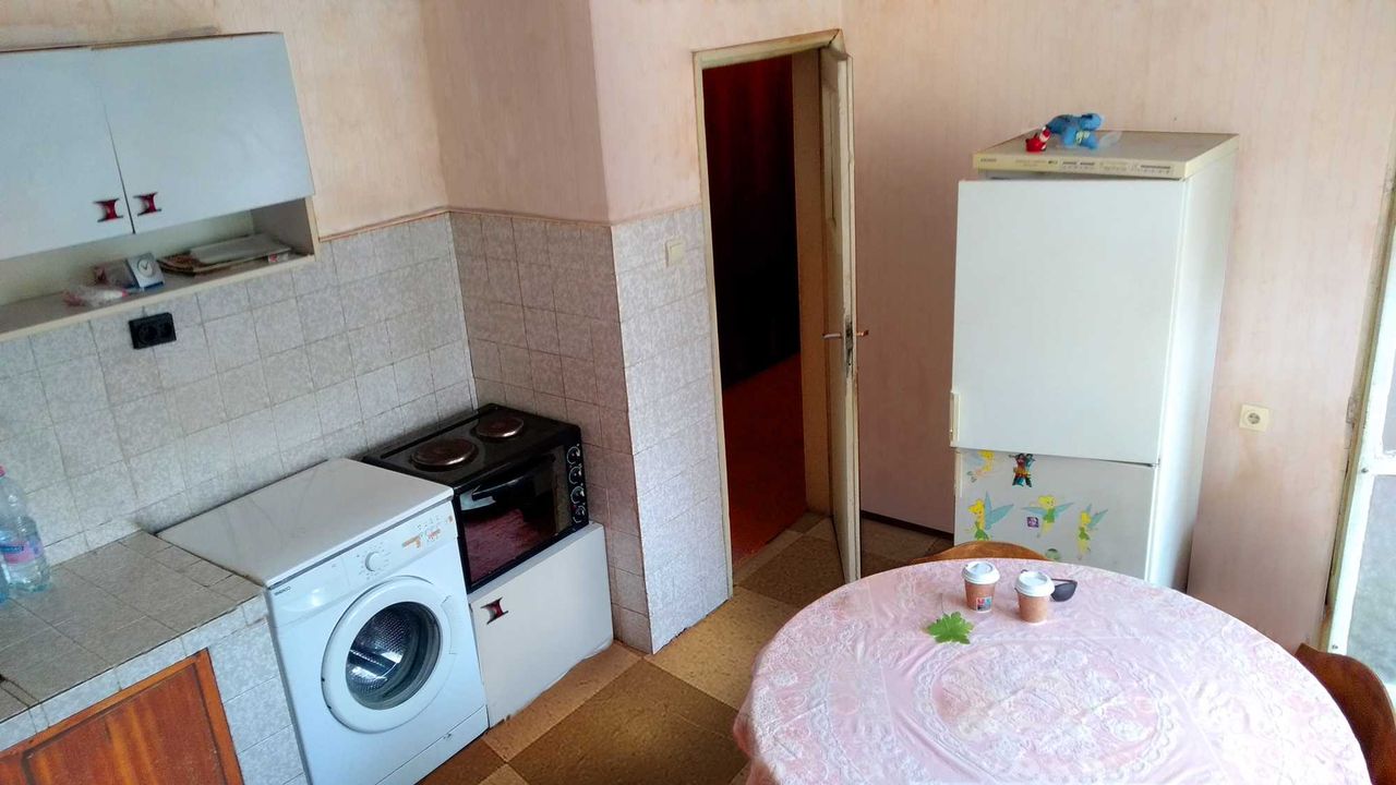Продава се Тристаен апартамент в Кърджали, Център - 100 кв.м за 990 €/кв.м - Снимка #14