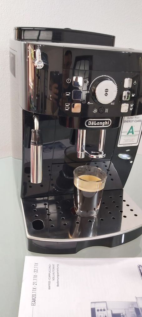 Expresor Aparat de cafea Delonghi magnifica S