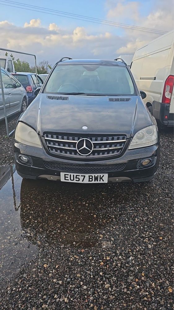 Mercedes-Benz ML 420 на Въздух на части